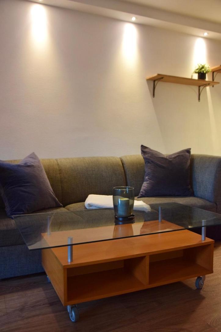 רוסטוק Stilvolle Wohnung Mit Balkon & Parkplatz מראה חיצוני תמונה